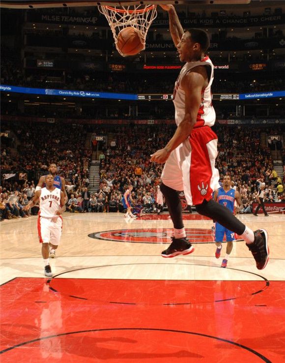 现出明显的 现出明显的