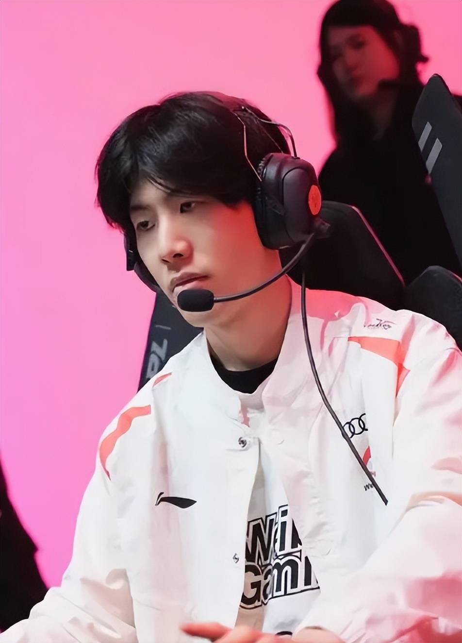 的形象示人 的形象示人