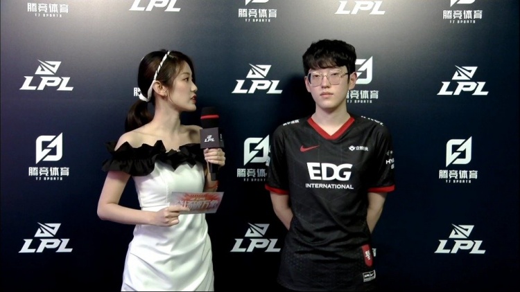 于整个球队 于整个球队